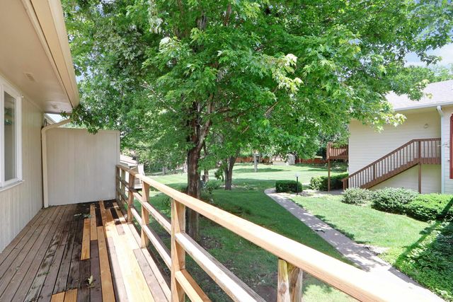 1604 Woodcrest Drive, Manhattan, KS 66502