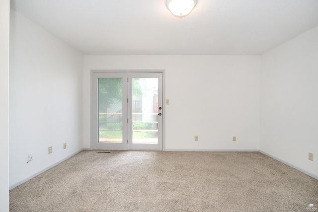 1604 Woodcrest Drive, Manhattan, KS 66502