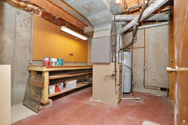 1604 Woodcrest Drive, Manhattan, KS 66502