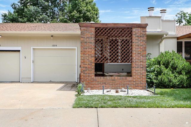 1604 Woodcrest Drive, Manhattan, KS 66502