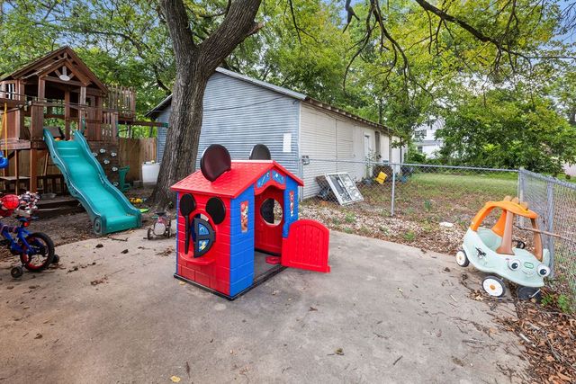 801 Oak Street, Bonham, TX 75418