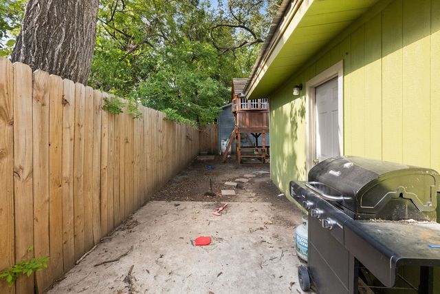 801 Oak Street, Bonham, TX 75418