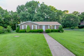 304 Ridgeland Dr, Clarksville, TN 37043