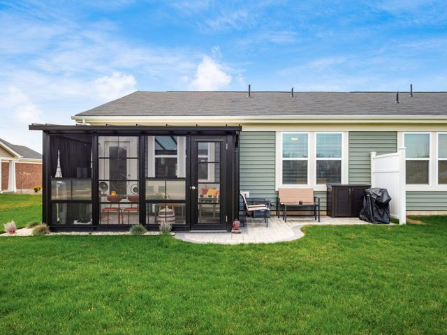 523 Rochdale Run, Delaware, OH 43015