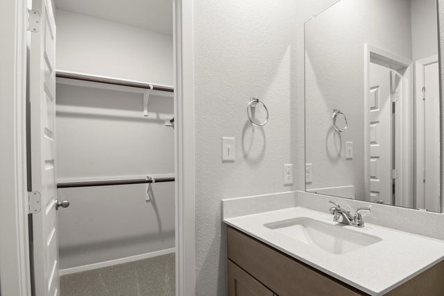 149 Daylily DR, Elgin, TX 78621