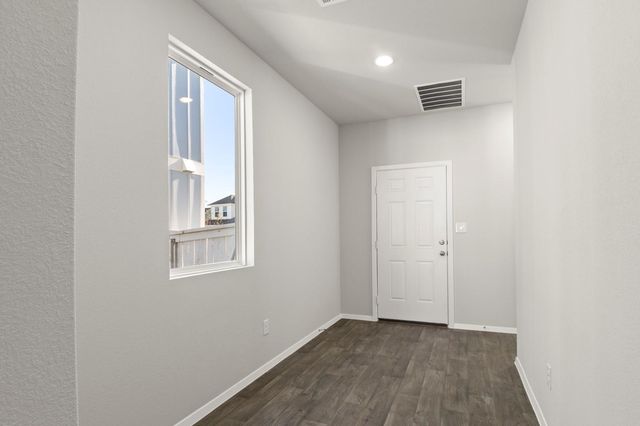 149 Daylily DR, Elgin, TX 78621