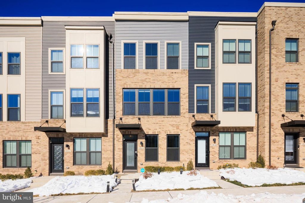 1920 FOUR ROSES ST, Baltimore, MD 21222