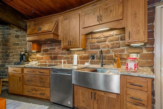 7693 Benner Lake Road, Dearborn, MO 64439