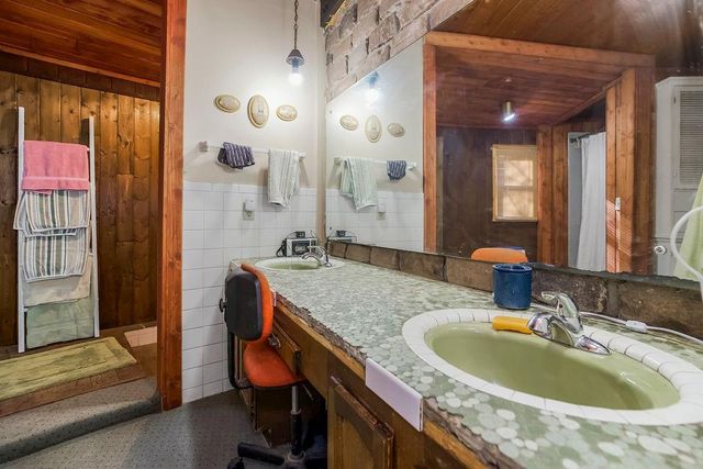 7693 Benner Lake Road, Dearborn, MO 64439