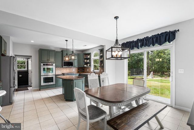 21 ABINGDON AVE, Medford, NJ 08055