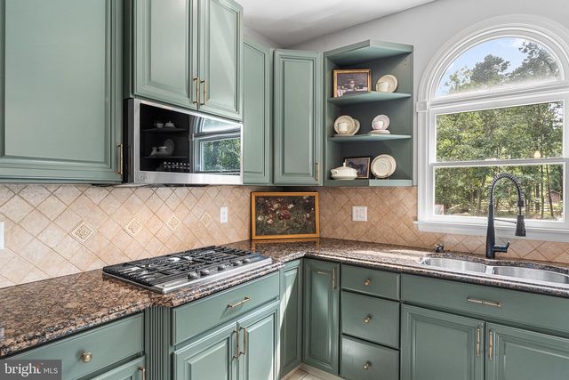21 ABINGDON AVE, Medford, NJ 08055