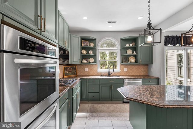 21 ABINGDON AVE, Medford, NJ 08055