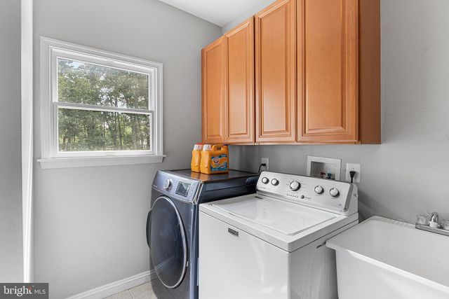 21 ABINGDON AVE, Medford, NJ 08055