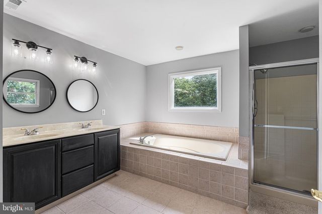 21 ABINGDON AVE, Medford, NJ 08055