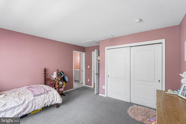 21 ABINGDON AVE, Medford, NJ 08055