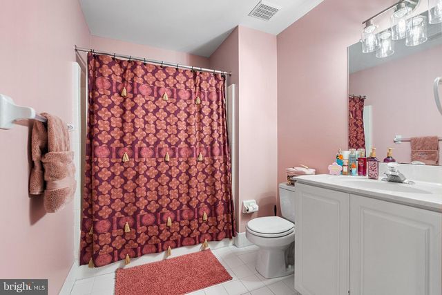 21 ABINGDON AVE, Medford, NJ 08055