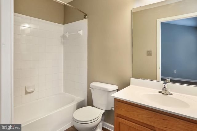 41748 CYNTHIA TER, Aldie, VA 20105