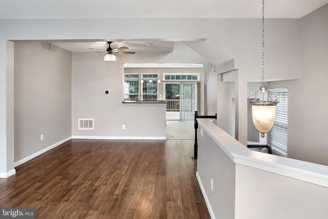 41748 CYNTHIA TER, Aldie, VA 20105