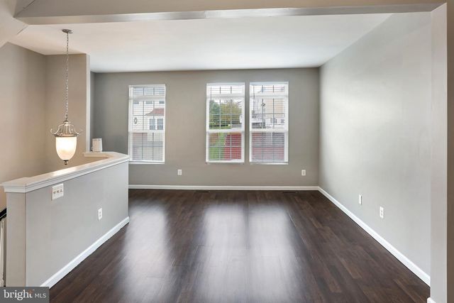 41748 CYNTHIA TER, Aldie, VA 20105