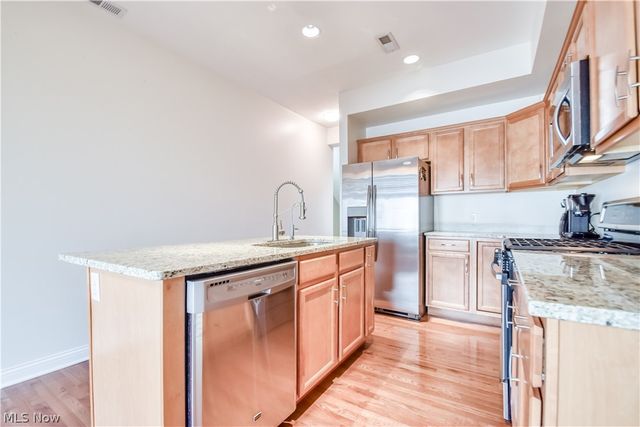 1425 Lindazzo Avenue, Cleveland, OH 44114