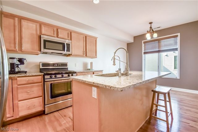 1425 Lindazzo Avenue, Cleveland, OH 44114