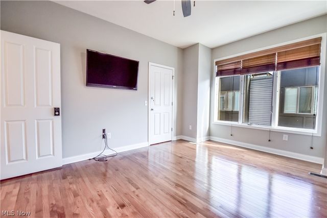 1425 Lindazzo Avenue, Cleveland, OH 44114