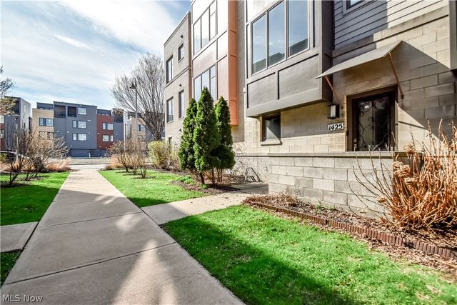 1425 Lindazzo Avenue, Cleveland, OH 44114