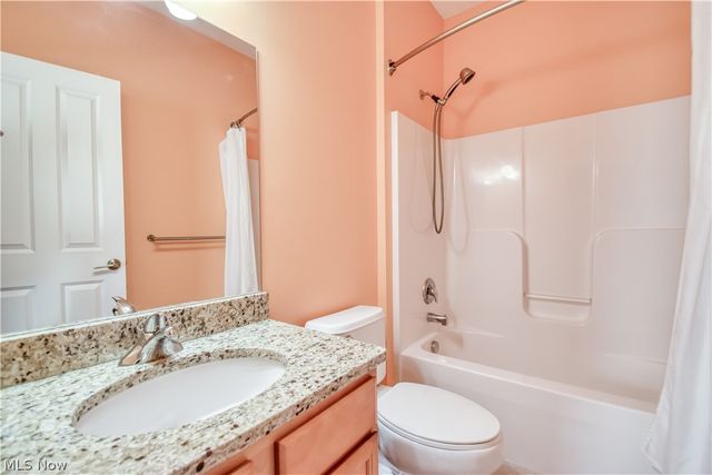 1425 Lindazzo Avenue, Cleveland, OH 44114