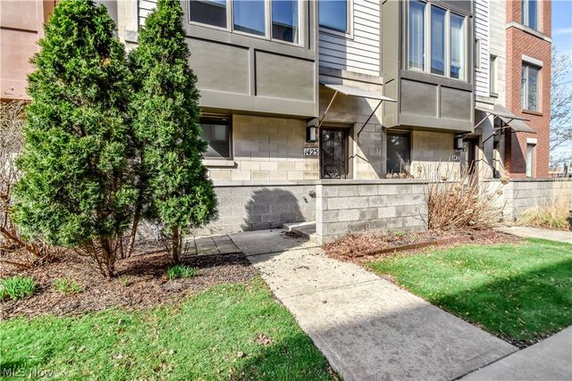 1425 Lindazzo Avenue, Cleveland, OH 44114