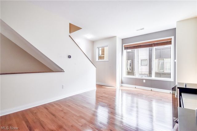 1425 Lindazzo Avenue, Cleveland, OH 44114