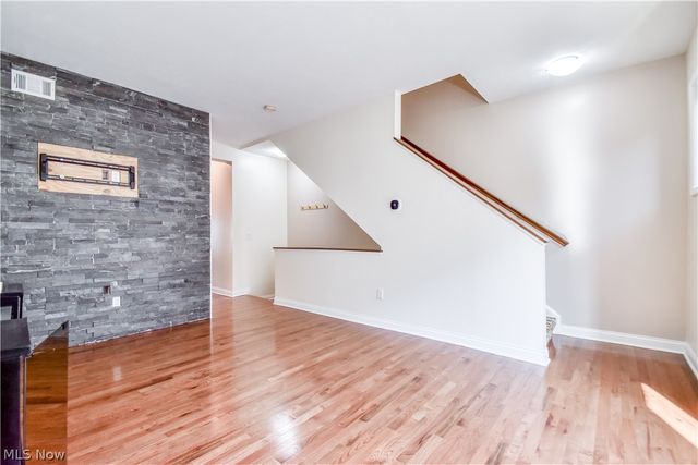 1425 Lindazzo Avenue, Cleveland, OH 44114