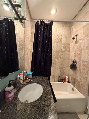 27 Essex St 1, Cambridge, MA 02139