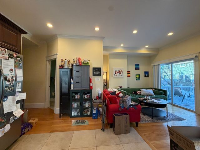 27 Essex St 1, Cambridge, MA 02139