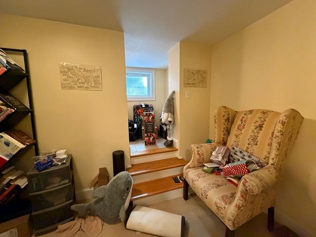 27 Essex St 1, Cambridge, MA 02139