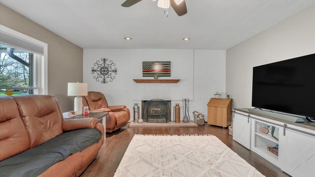 2900 27th Street, Rock Island, IL 61201