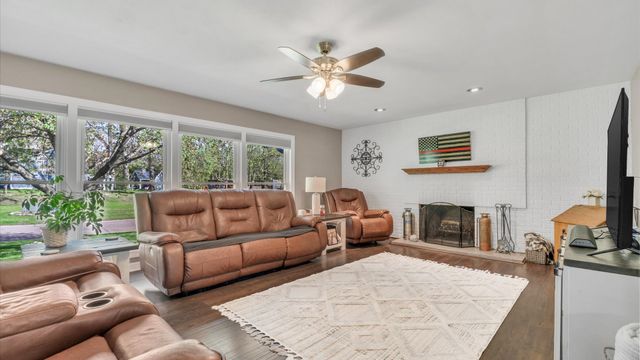 2900 27th Street, Rock Island, IL 61201