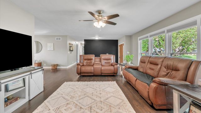 2900 27th Street, Rock Island, IL 61201