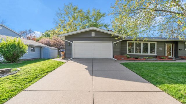 2900 27th Street, Rock Island, IL 61201