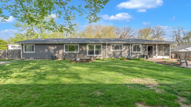2900 27th Street, Rock Island, IL 61201