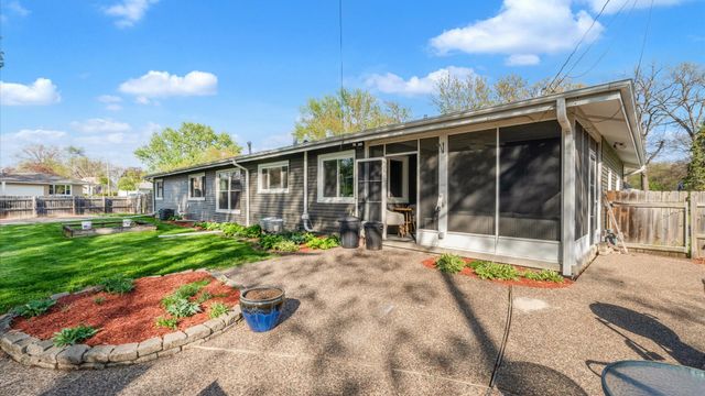 2900 27th Street, Rock Island, IL 61201