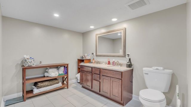 2900 27th Street, Rock Island, IL 61201