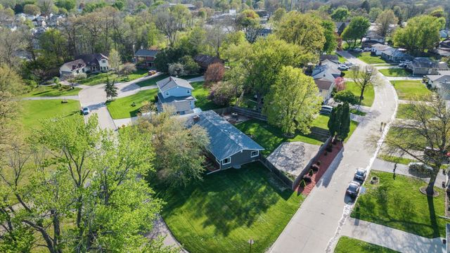 2900 27th Street, Rock Island, IL 61201