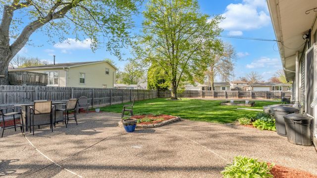 2900 27th Street, Rock Island, IL 61201