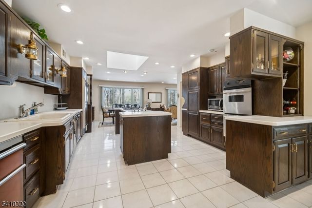 137 High Oaks Dr, Warren Twp., NJ 07059