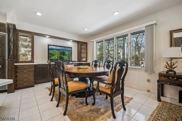 137 High Oaks Dr, Warren Twp., NJ 07059