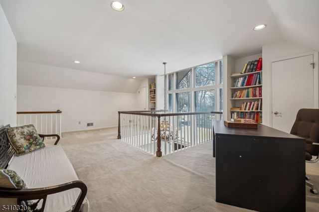 137 High Oaks Dr, Warren Twp., NJ 07059