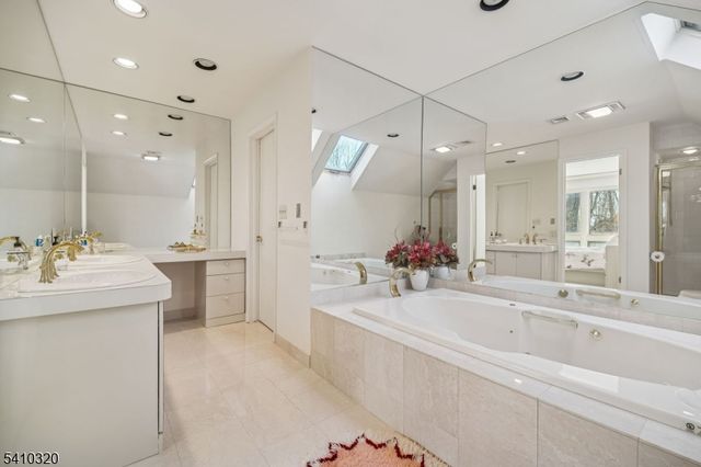 137 High Oaks Dr, Warren Twp., NJ 07059