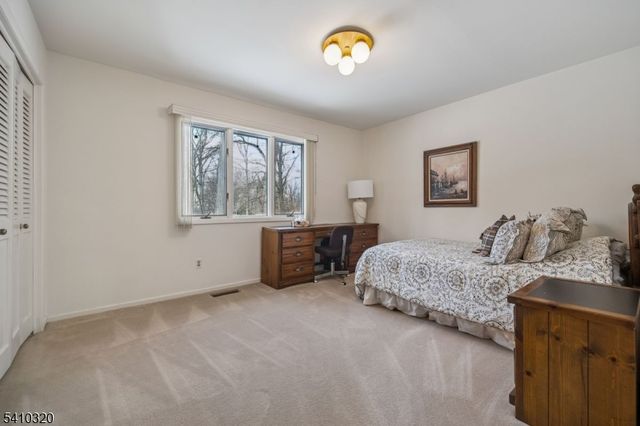 137 High Oaks Dr, Warren Twp., NJ 07059