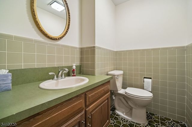 137 High Oaks Dr, Warren Twp., NJ 07059