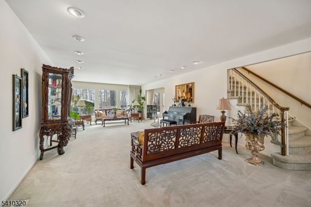 137 High Oaks Dr, Warren Twp., NJ 07059